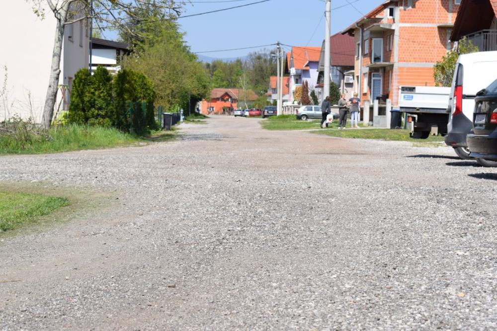 U "Malu Bosnu" gdje još fali, do kraja ljeta plin i asfalt