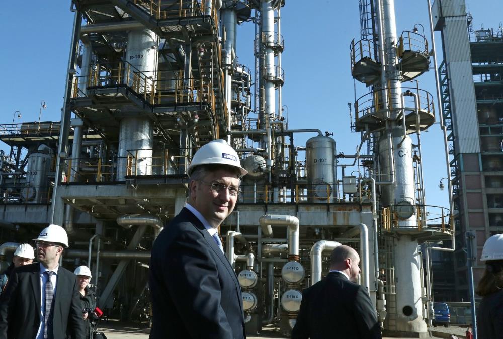 Premijer Plenković i članovi Vlade u Rafineriji nafte Sisak