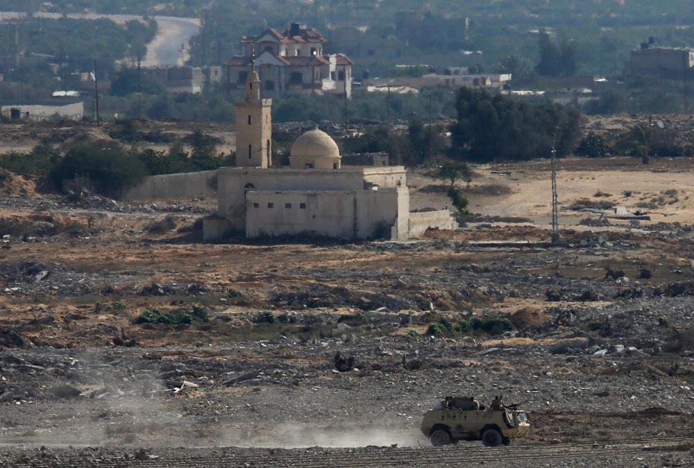 Deset vojnika ubijeno u eksploziji bombi na Sinaju