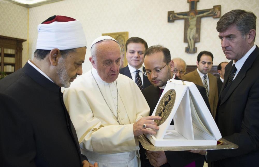 Papa Franjo u Egiptu jača odnose s muslimanima i solidarizira se s kršćanima  