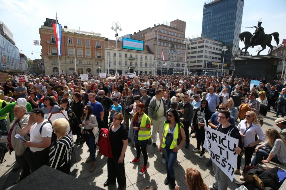 Prosvjed "Zajednice malih ljudi" u Zagrebu