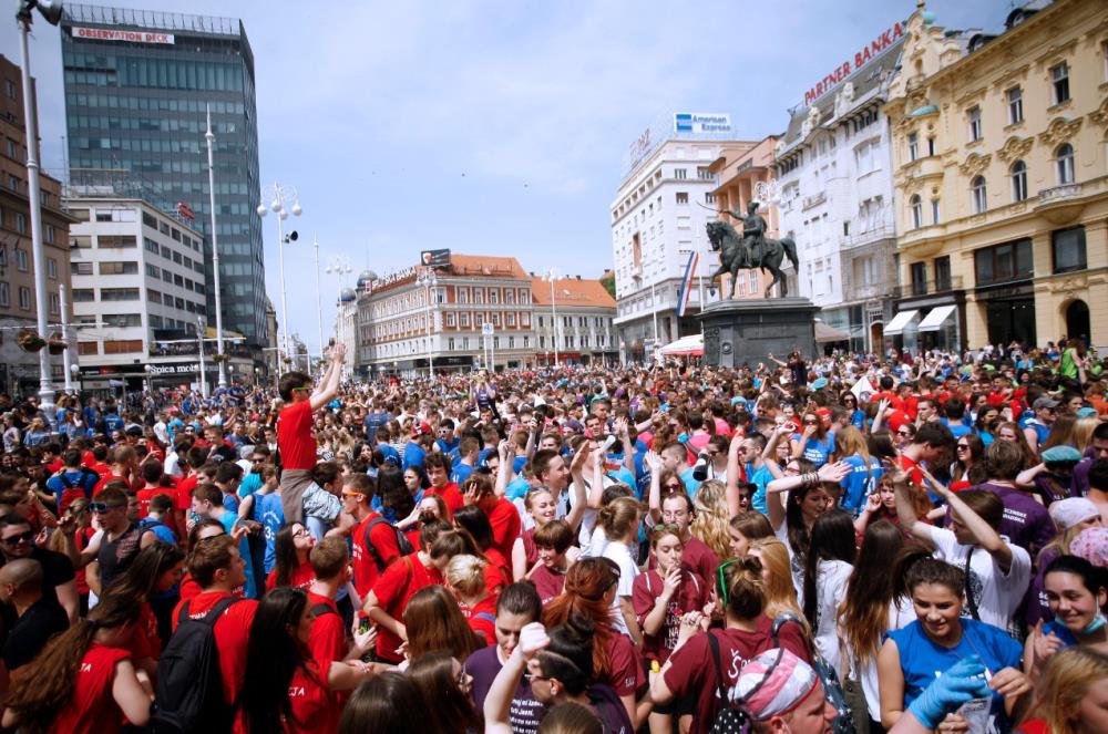 Dan zagrebačkih maturanata uz povremene izmjene u prometu