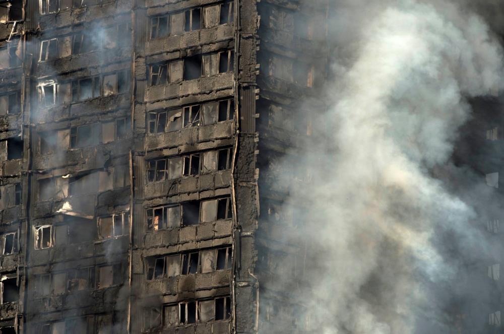 Najmanje šest mrtvih u požaru u Londonu