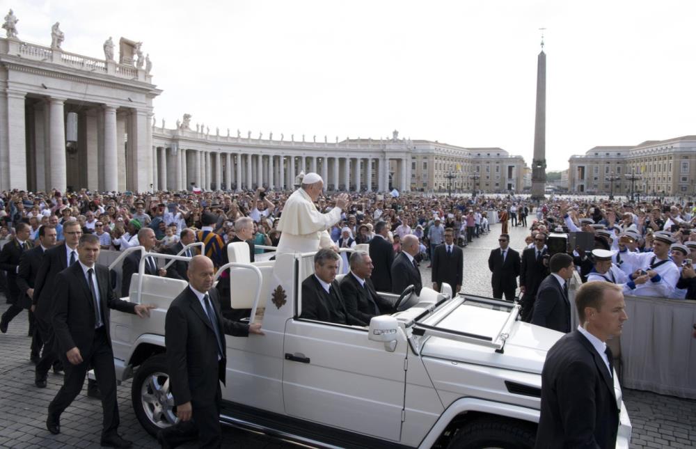 Vatikan razmatra izopćenje mafijaša i korumpiranih
