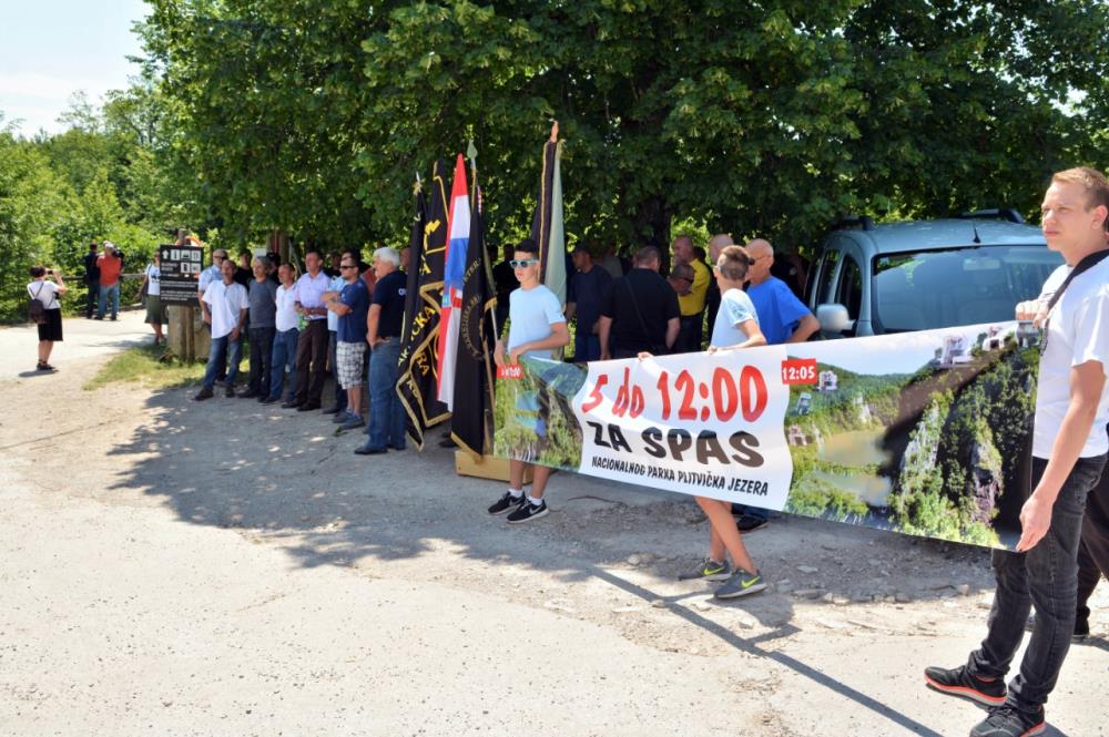 Branitelji prosvjedovali protiv apartmanizacije Plitvičkih jezera