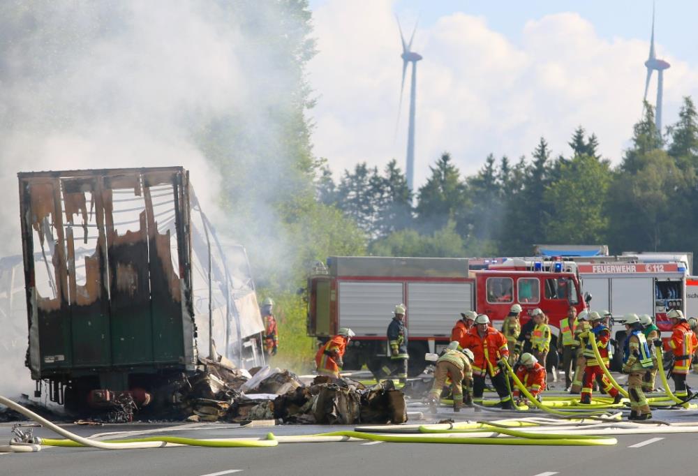 U teškoj prometnoj nesreći u Njemačkoj vjerojatno 18 mrtvih