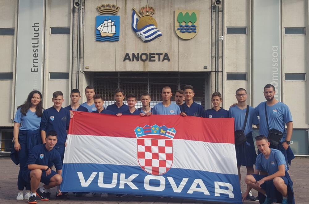 Vukovar pobjedom i hrvatskom zastavom otvorio Donosti Cup