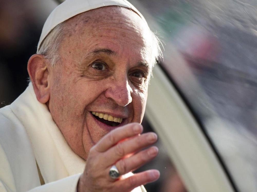 Papa na svoja ulazna vrata stavio znak "Ne kukajte"