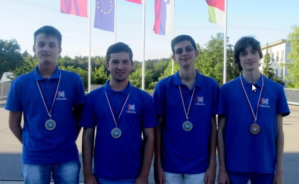 Mladi informatičari u Ljubljani osvojili tri srebrne i jednu brončanu medalju