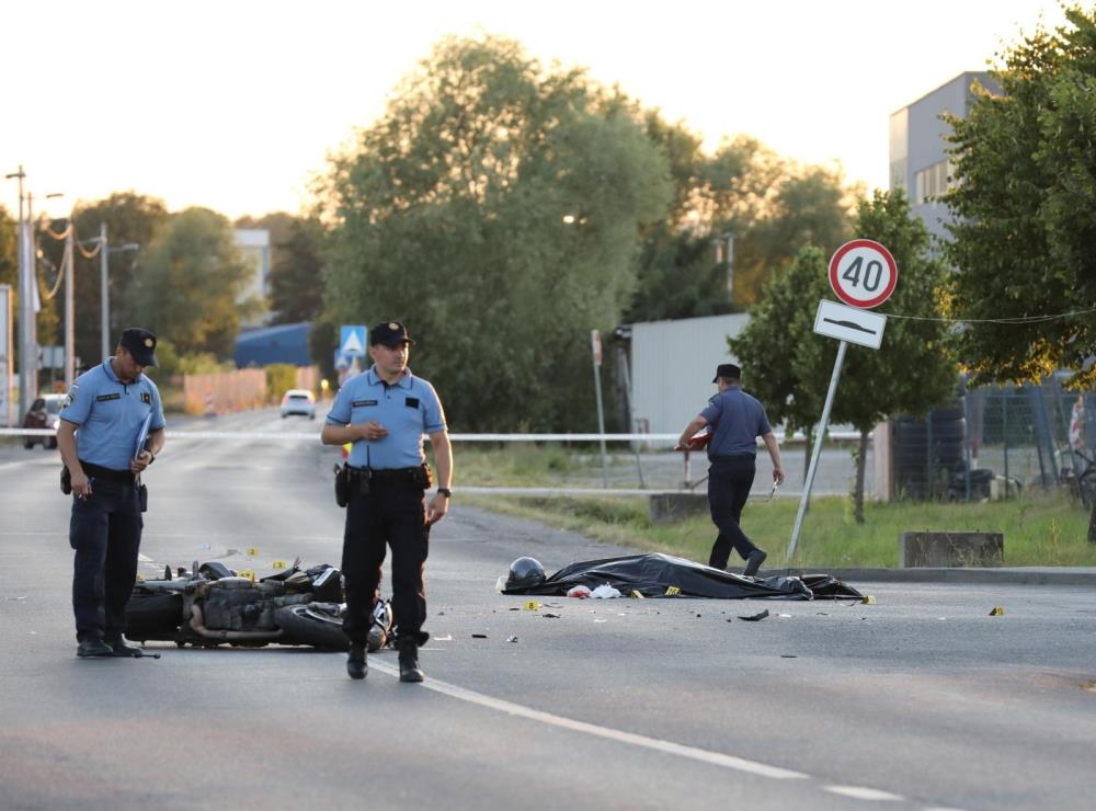 U Jelkovcu poginuo mladi motociklist