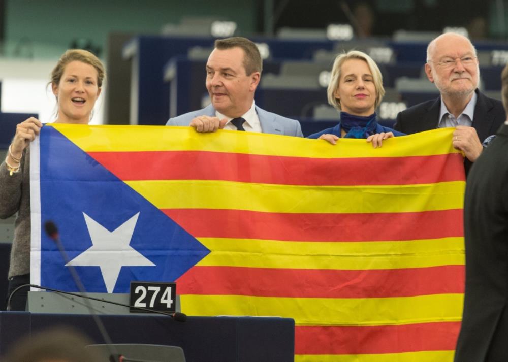 Francuska neće priznati jednostrano proglašenu neovisnost Katalonije