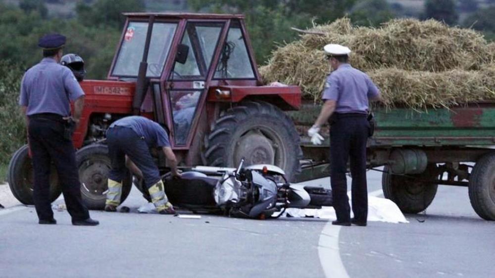 Pazin: motociklist poginuo u sudaru s traktorom