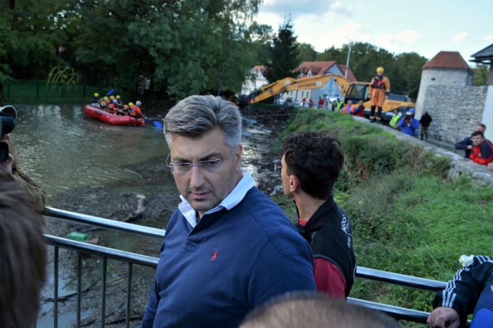 Premijer Plenković u Ogulinu: Rješenje za poplave je izgradnja retencije kod Hreljina