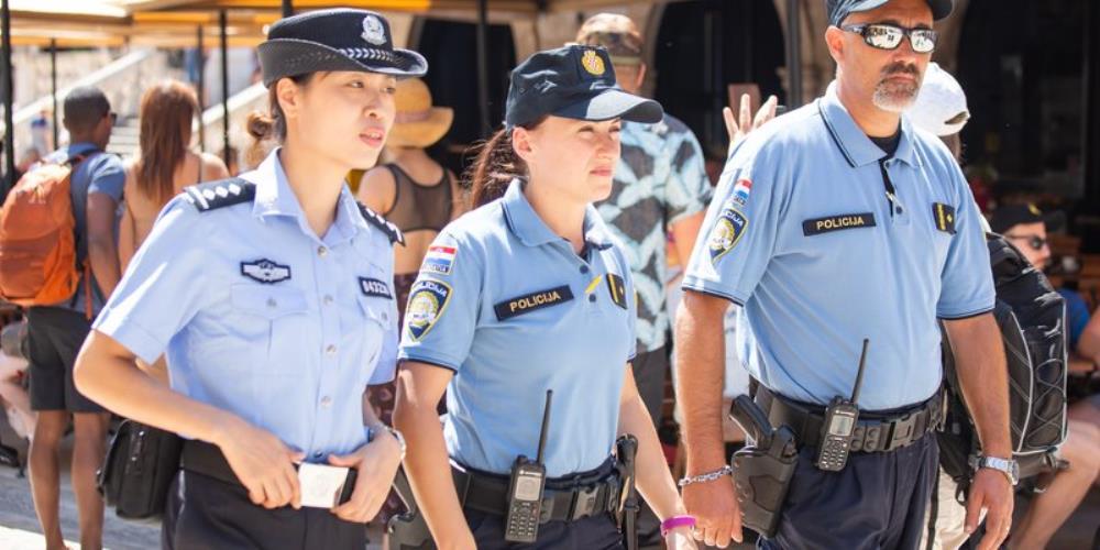 Dva kineska policajca u Zagrebu