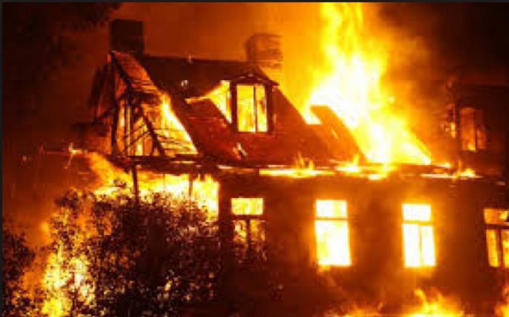 Dvije osobe poginule u požaru kuće u Ivanić Gradu