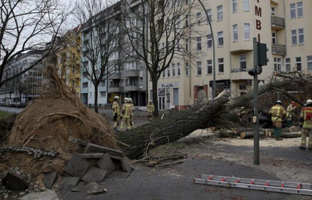 Oluja u Rumunjskoj usmrtila osam osoba, deseci ozlijeđeni