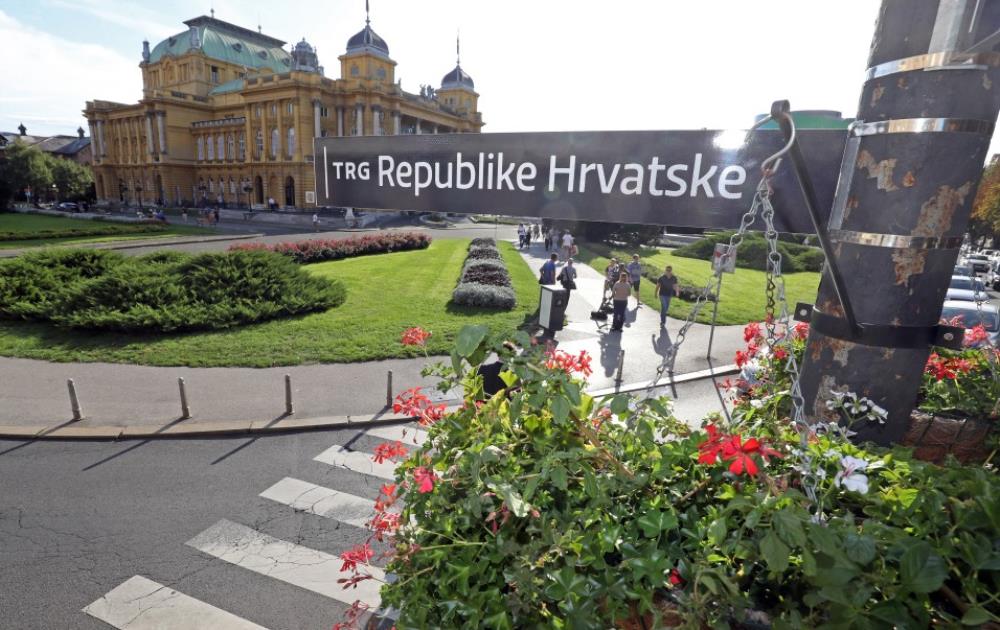 Zagreb: Postavljene ploče Trga Republike Hrvatske na bivšem Trgu maršala Tita