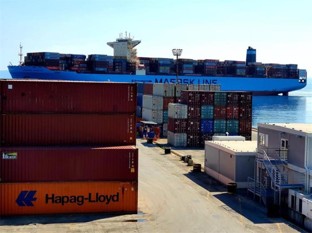 Vlada RH: Dopremljeno još 194 tona zaštitne opreme iz Kine u Hrvatsku