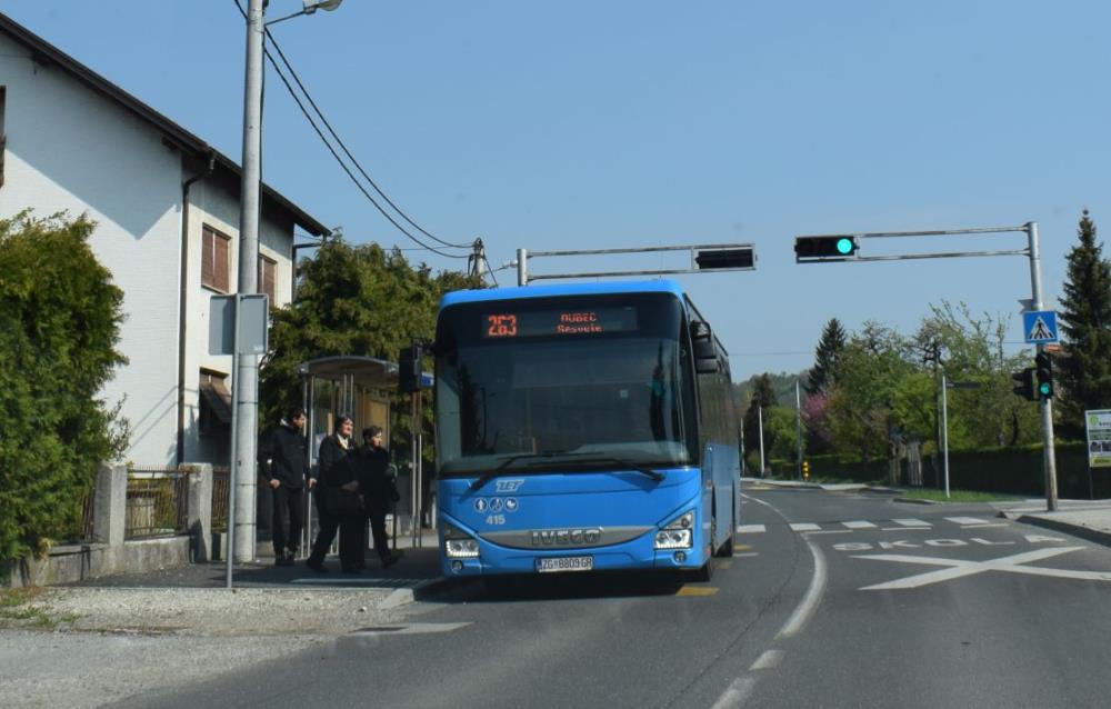 Zbog zatvaranja Zlatarske  izmjene na linijama 261, 262 i 263, autobus za Vugrovec vozit će preko Kašine, a u jednom trenutku neće niti voziti!