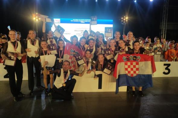 Mlade Sesvećanke osvojile zlato na Svjetskom step prvenstvu u Velikoj Gorici