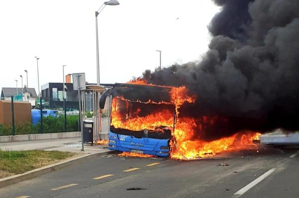 U Novom Jelkovcu jučer eksplodirao ZET-ov autobus, vozač se spasio