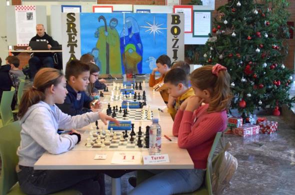Više od 110 djece i mladih šahista ovog je vikenda igralo u Gimnaziji Sesvete