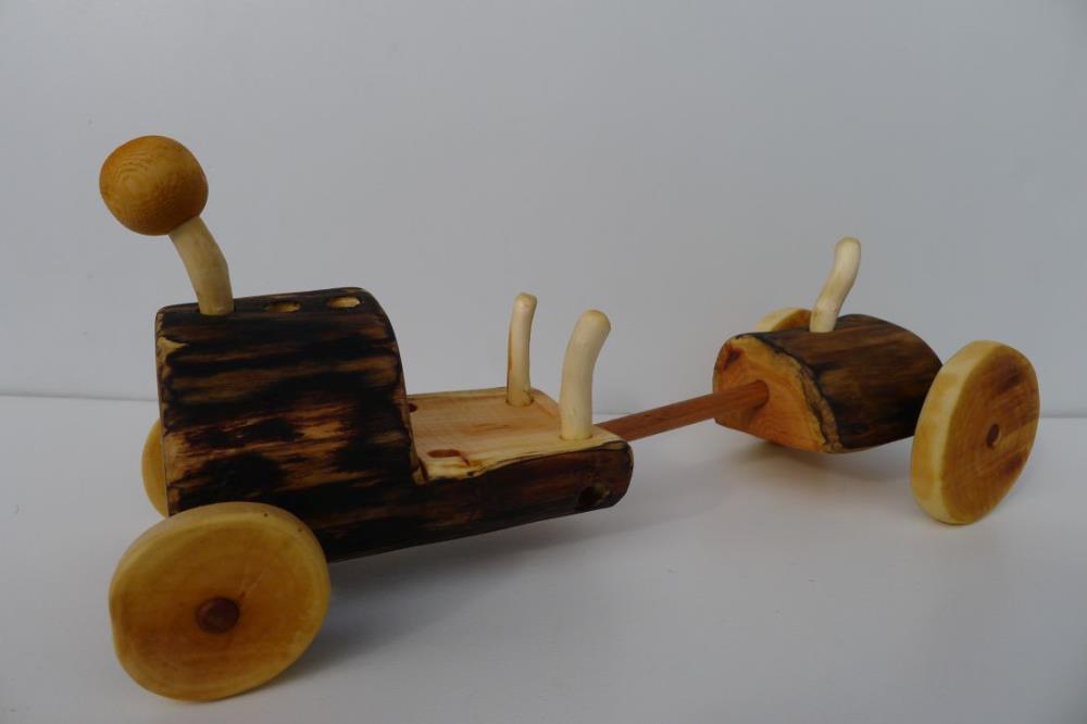Matija Bobek: Kao prvo – zagonetno drvo, izložba drvenih igračaka