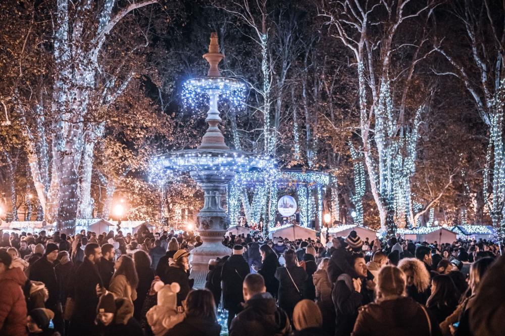 Paljenjem svijeća na Manduševcu danas počinje Advent u Zagrebu