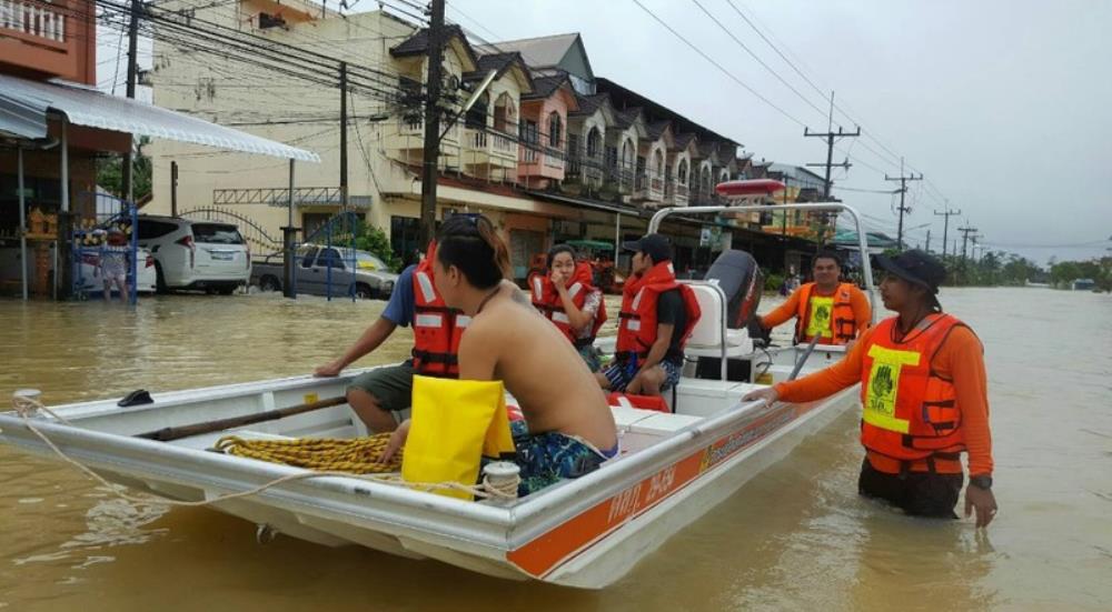U poplavama u Tajlandu poginulo 40 osoba