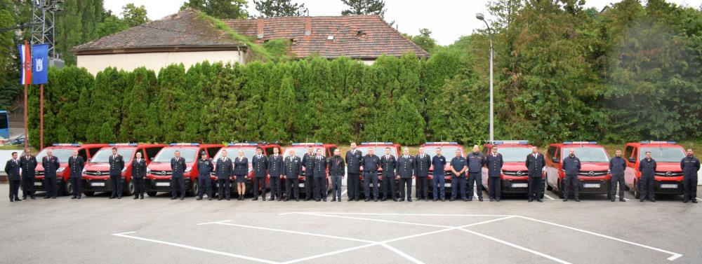 Tomašević u Moravču vatrogascima Zagreba uručio ključeve 12 vatrogasnih vozila