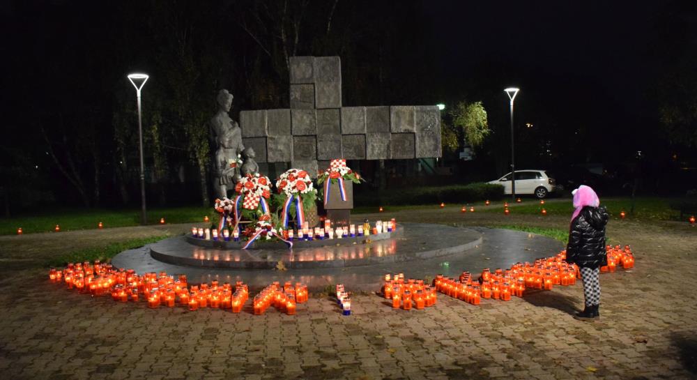 Lampaši za Vukovar i Škabrnju upaljeni u Sesvetama