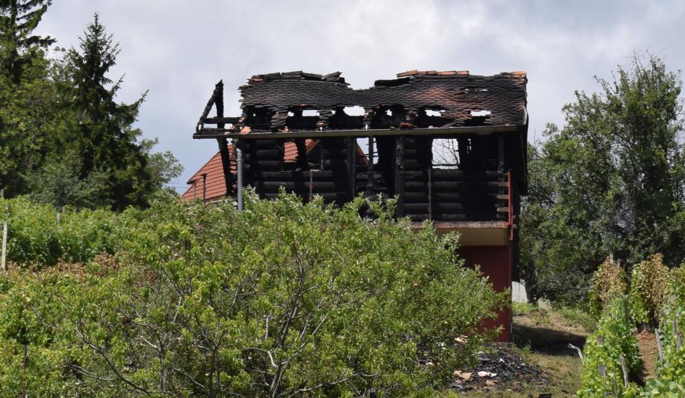 Lijepa drvena vikendica izgorjela sinoć u Vugrovcu, požar je namjerno izazvan
