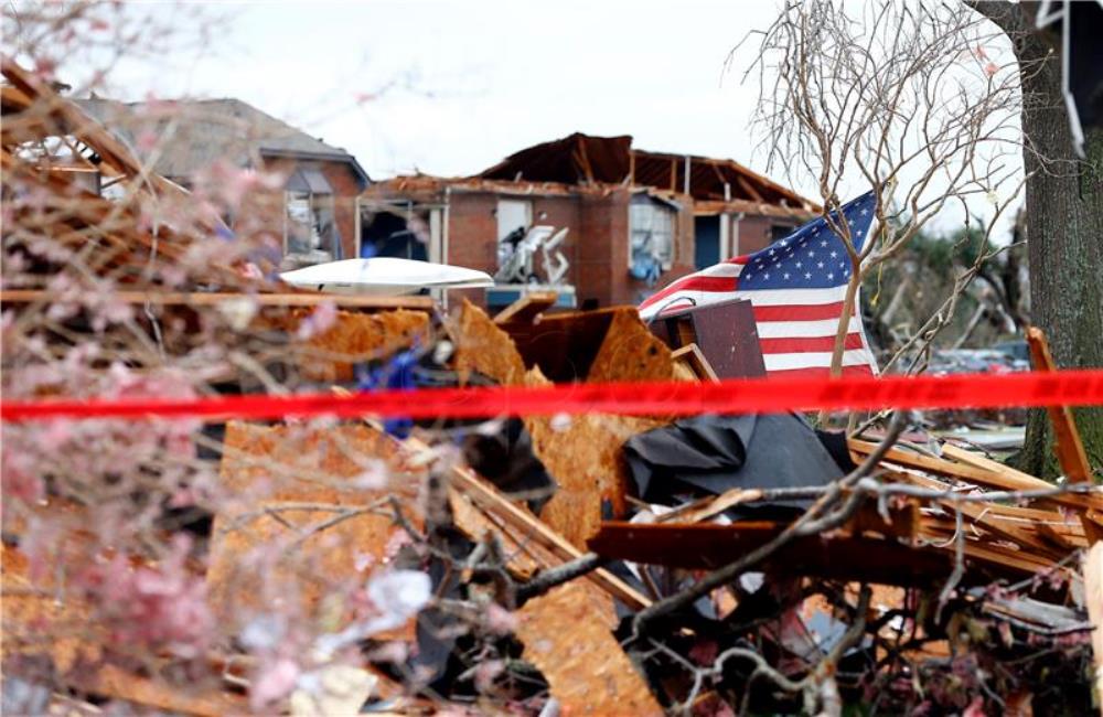 Snažna oluja pogodila jugoistok SAD-a, 15 mrtvih