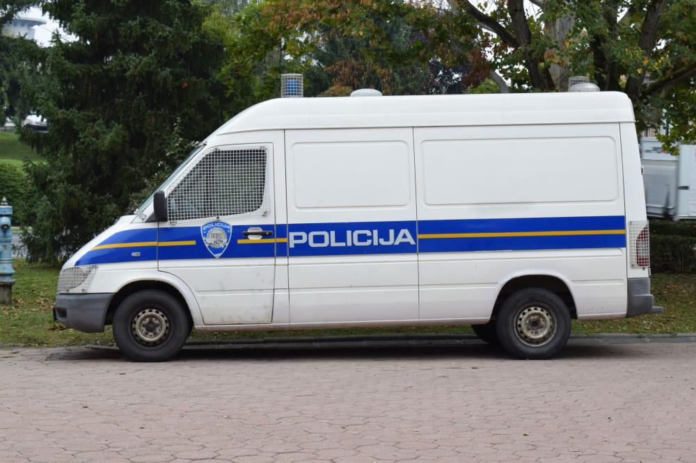 Recidivistu radi prometnog prekršaja zagrebački sud oduzeo auto, poslao ga u zatvor i novčano kaznio